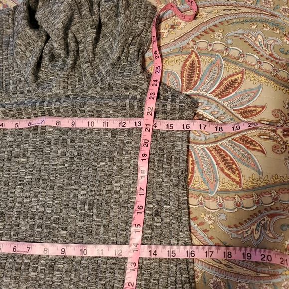 Dolce Bianca Ribbed High-Low Tunic - Picture 5 of 8